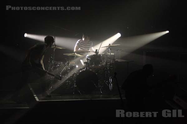 EDITORS - 2008-04-07 - PARIS - Le Bataclan - Edward Owen Lay - Christopher Dominic Urbanowicz